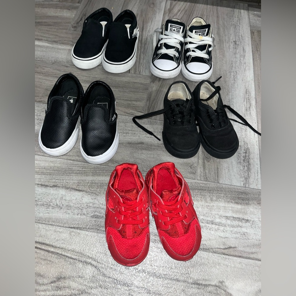 5 pairs unisex toddler shoes vans, Nike, converse, Hurley